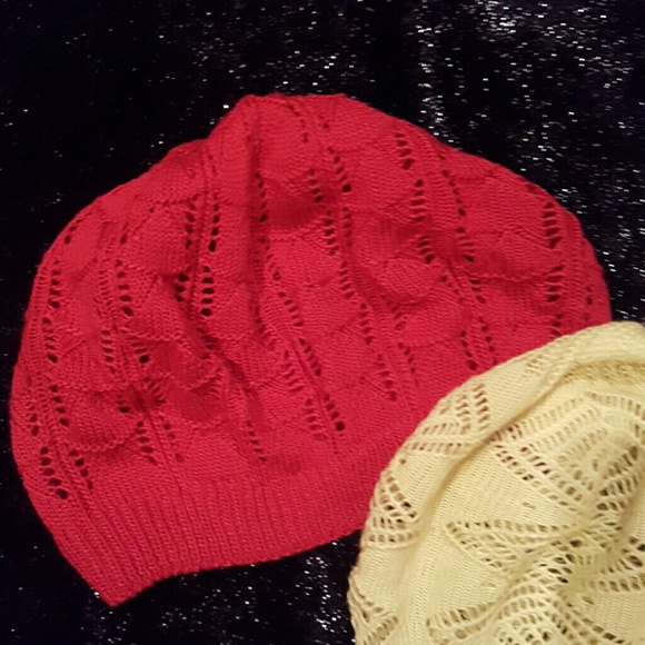 *SOLD* Bundle of beanies - Picture 2 of 4